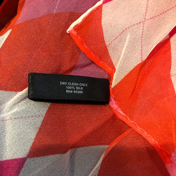 Express Pink Argyle Scarf - Picture 4 of 4